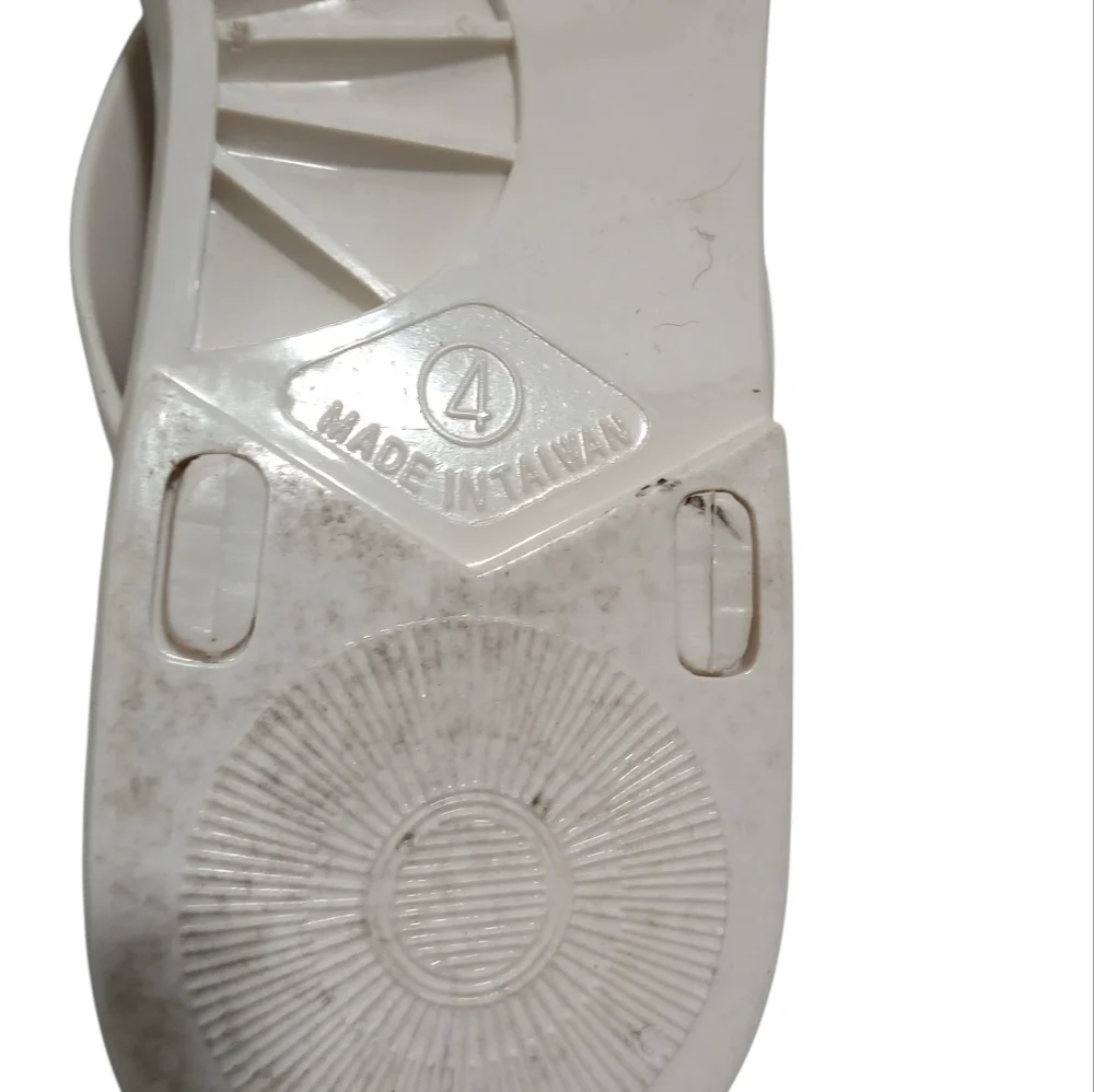 Ted Baker White Thong Sandals Black Bow Rose Gold Accent Designer Sz 4